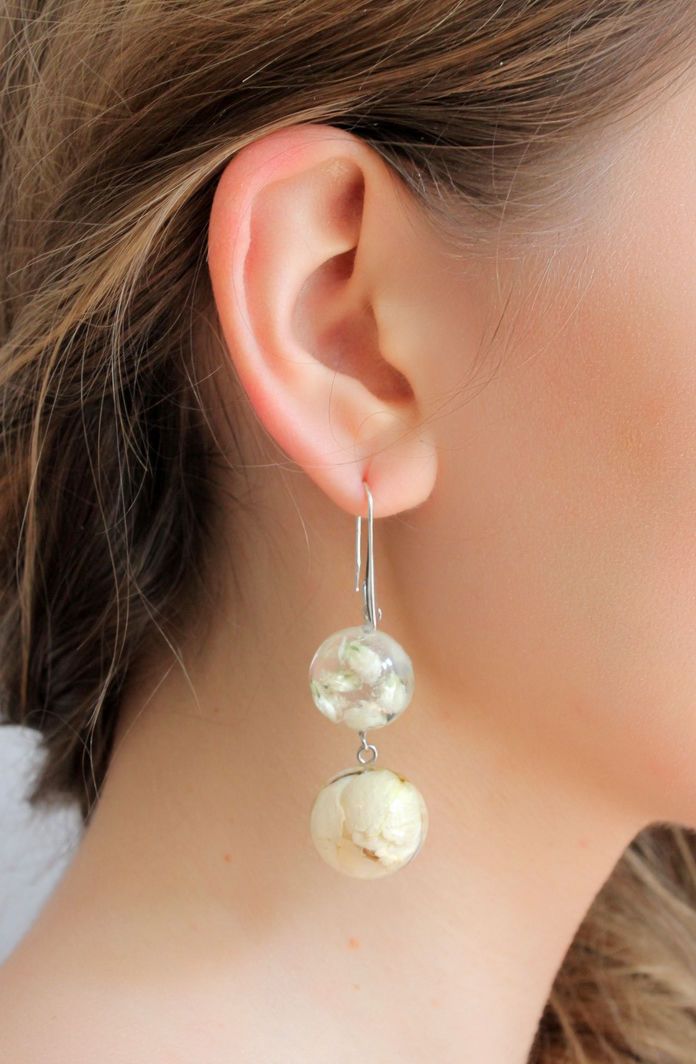 Earrings with white roses civere with the epoxy resin photo 4