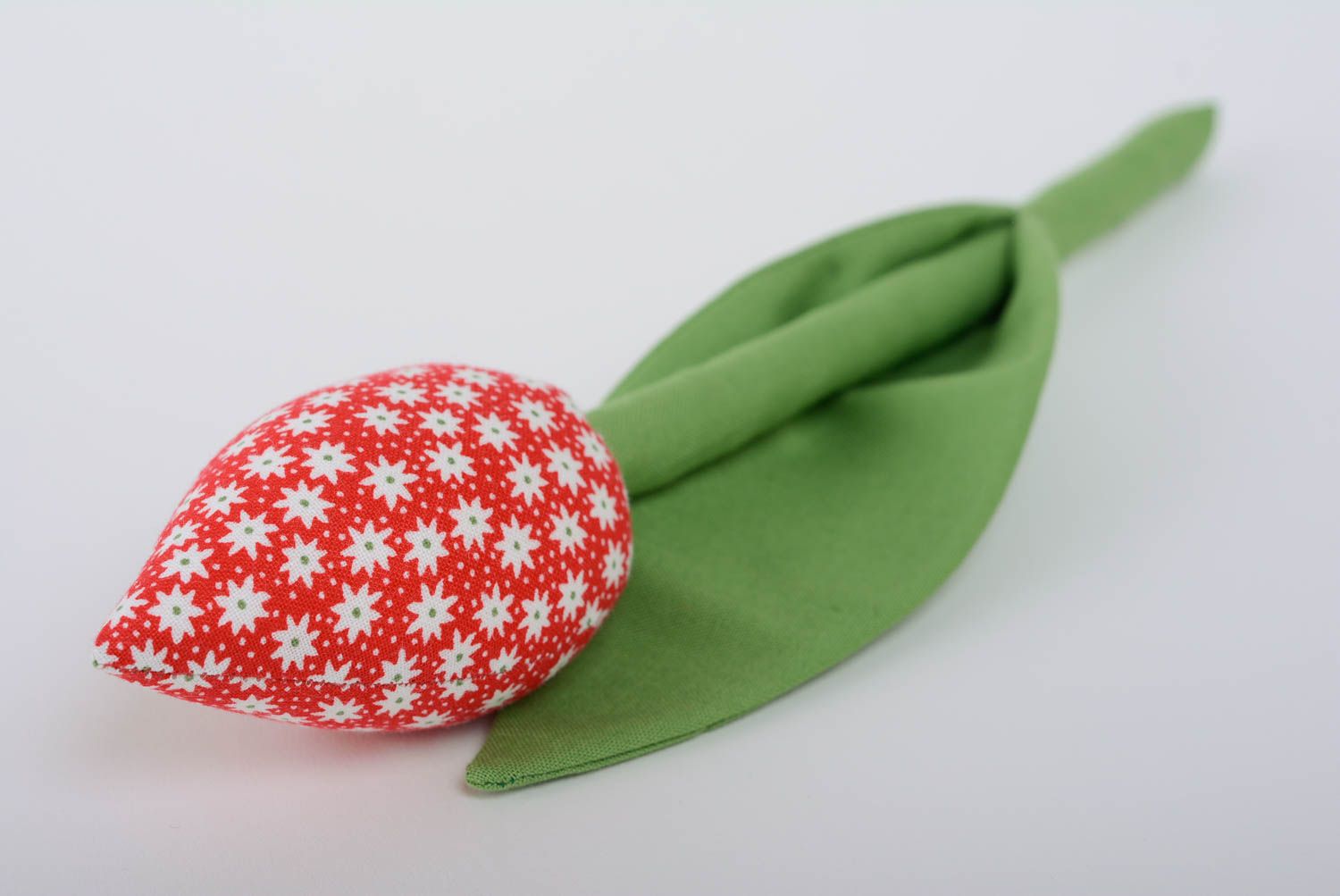 Fleur décorative en tissu faite main design original cadeau Tulipe rouge photo 1