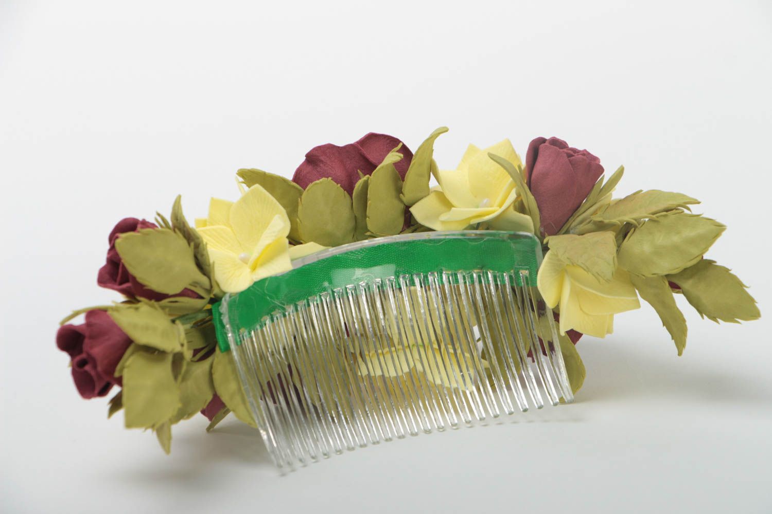 Handgemachter Haarkamm mit Blumen aus Foamiran für reizenden und zarten Look foto 4