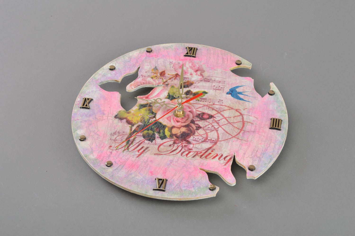 Фанерные часы в технике декупаж круглые ручной работы красивые Летние бабочки фото 1