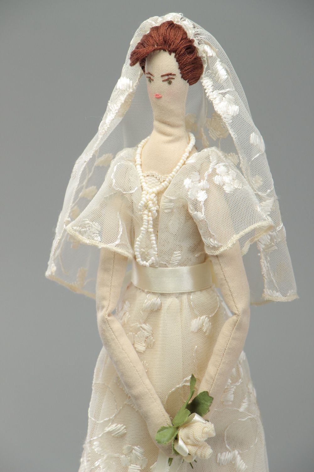 Grande poupée mariée en tissus faite main décorative originale design Marie photo 2