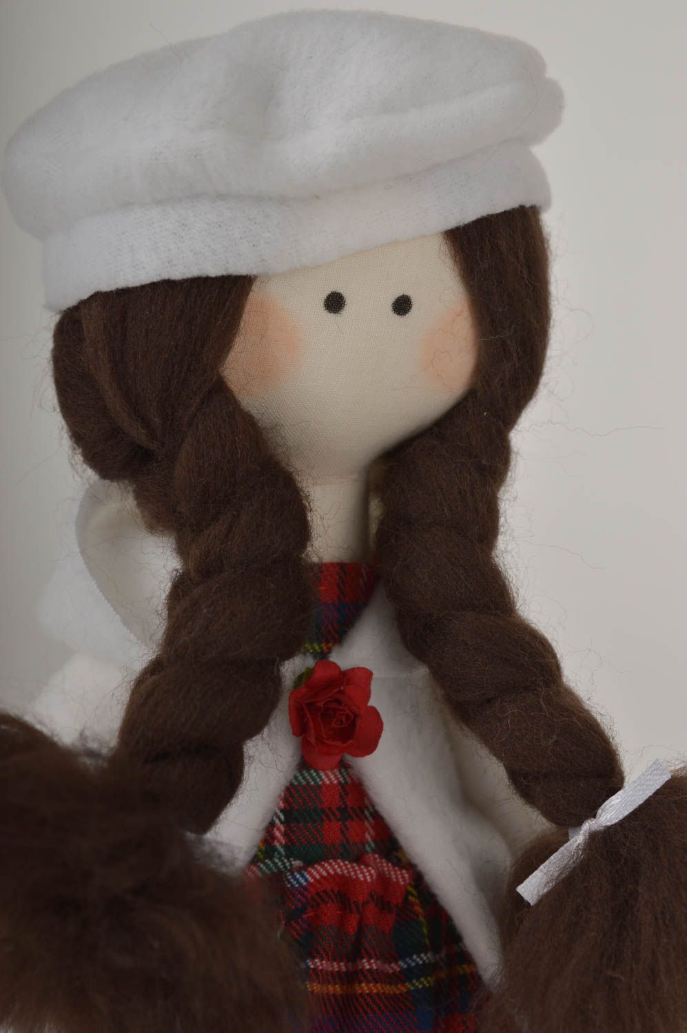 Muñeca hecha a mano de tela peluche decorativo regalo original para niña  foto 3