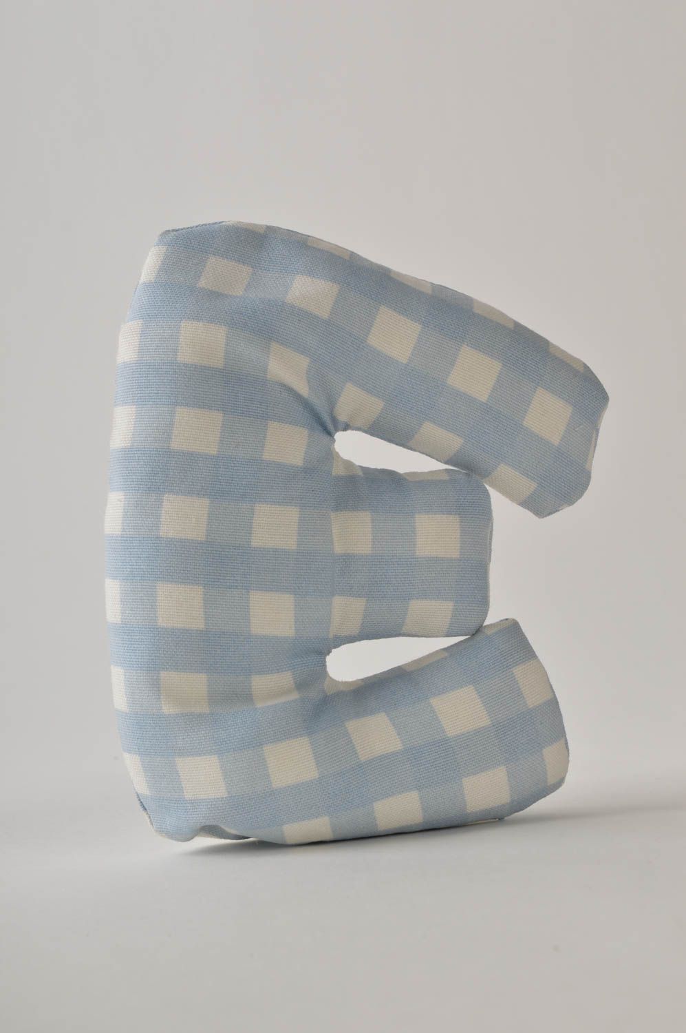 Cojín de sofá hecho a mano de tela letra decorativa E textil para el hogar  foto 2