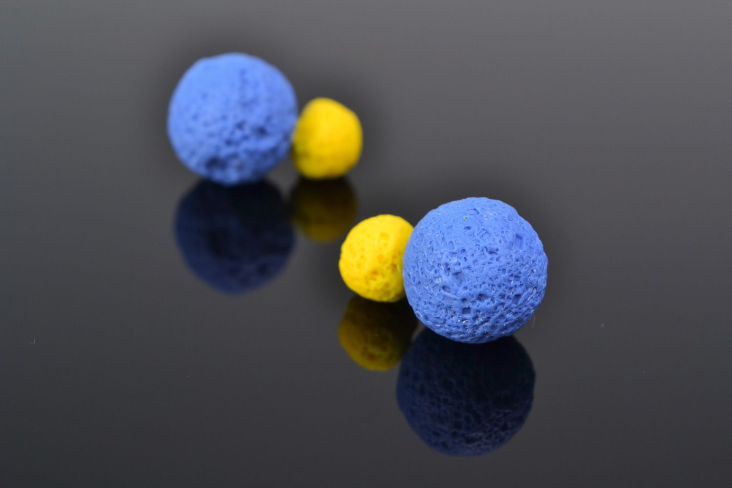 Handmade polymer clay stud earrings of round shape in yellow and blue colors photo 1