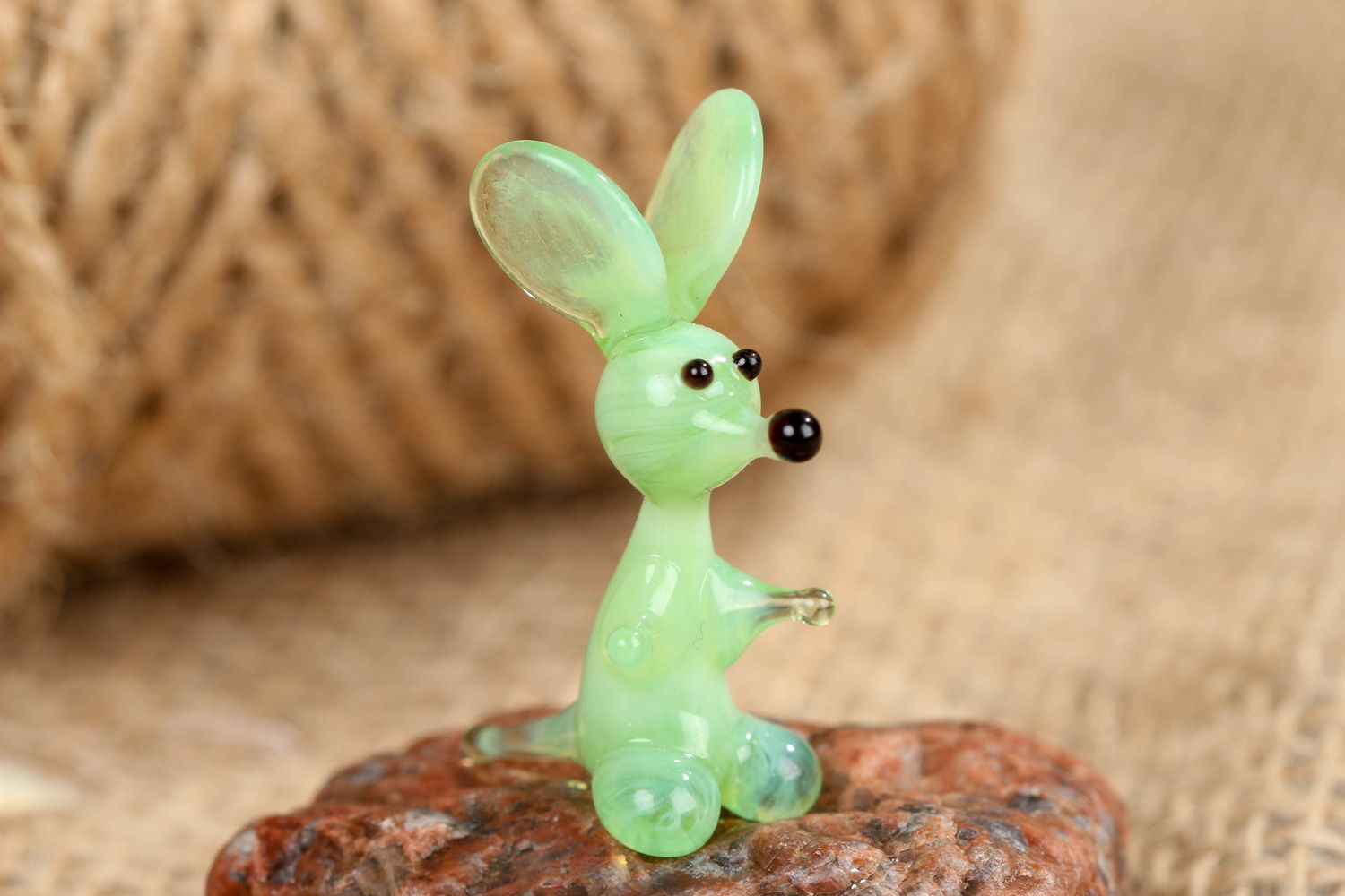 Handgemachte Lampwork Figur aus Glas Grünes Mäuschen foto 4