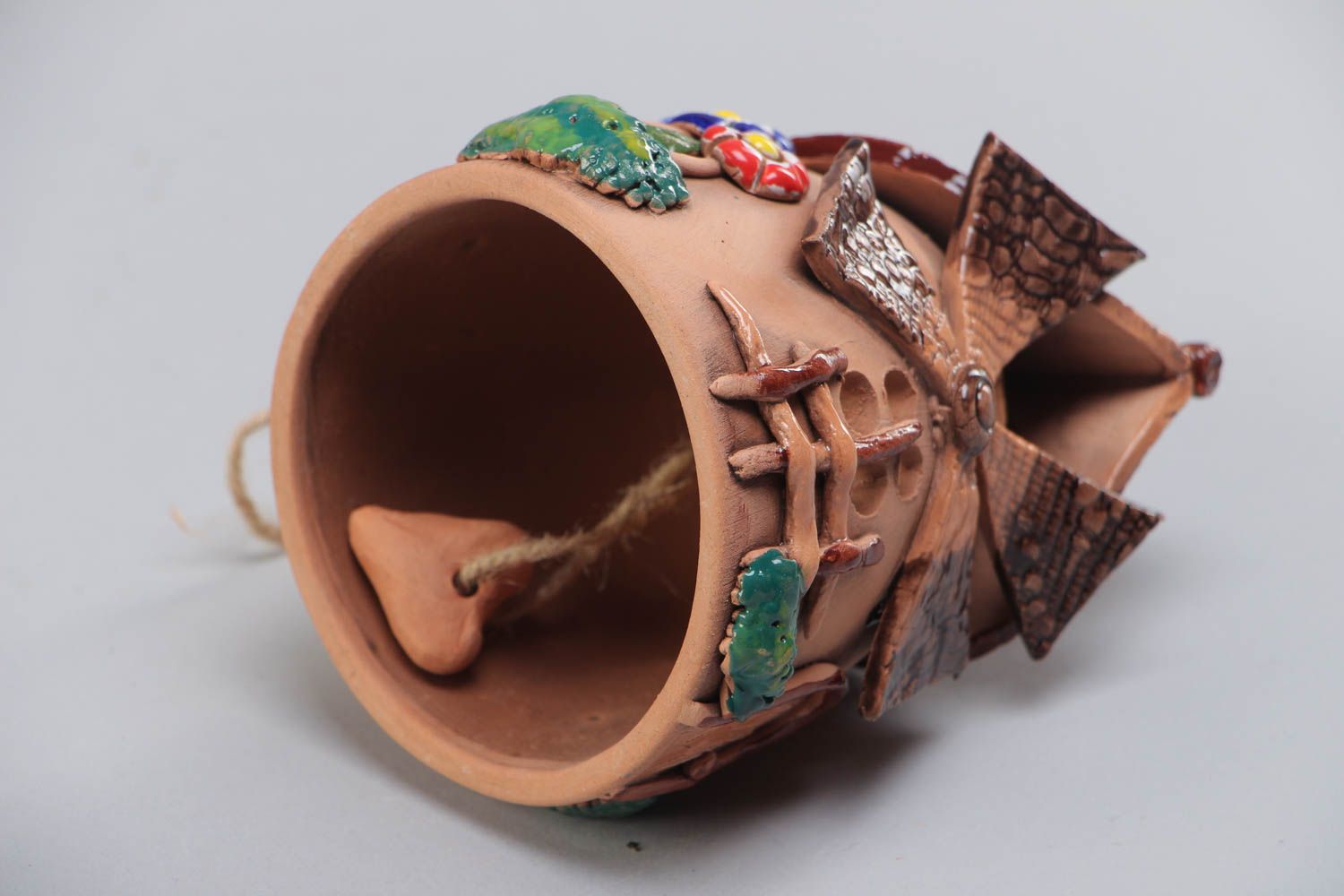 Campana de cerámica casita de colores mediana hecha a mano foto 4