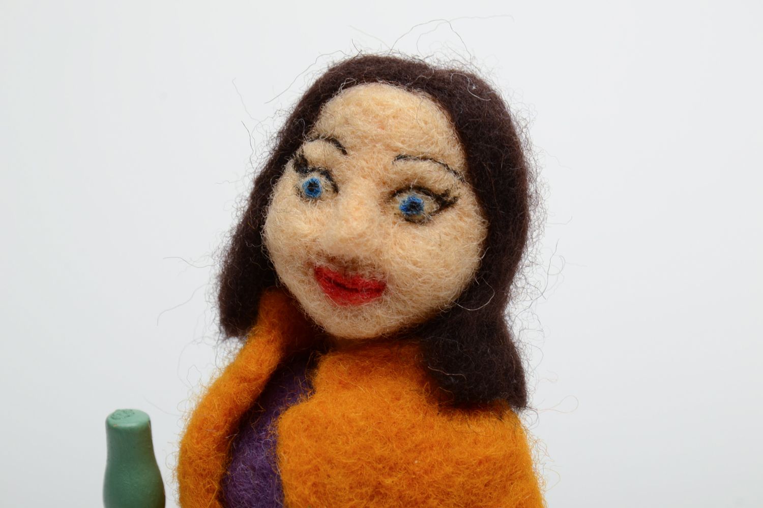 Мягкая игрушка ручной работы из валяной шерсти Девушка фото 3