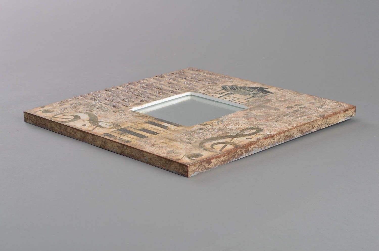 Quadratischer Wandspiegel Decoupage im Holz Rahmen handmade Melodien braun foto 2