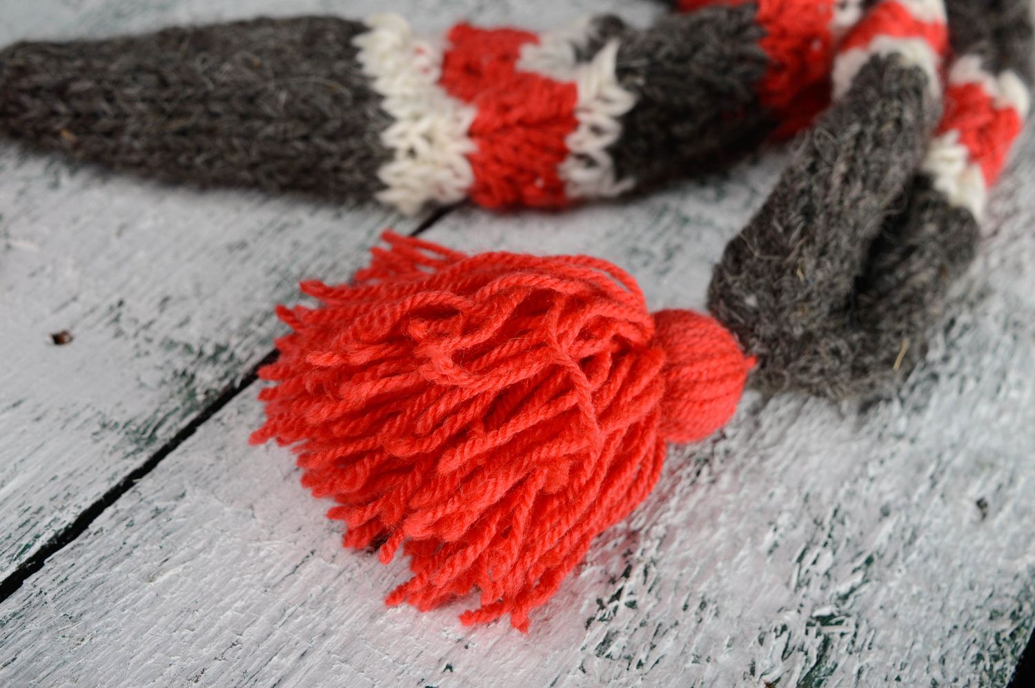 Warm knit woolen scarf photo 4