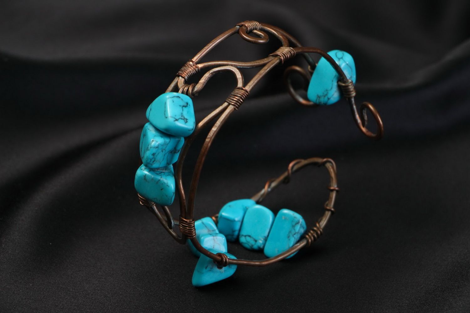 Bracelet artisanal réalisé en cuivre avec turquoise  photo 4