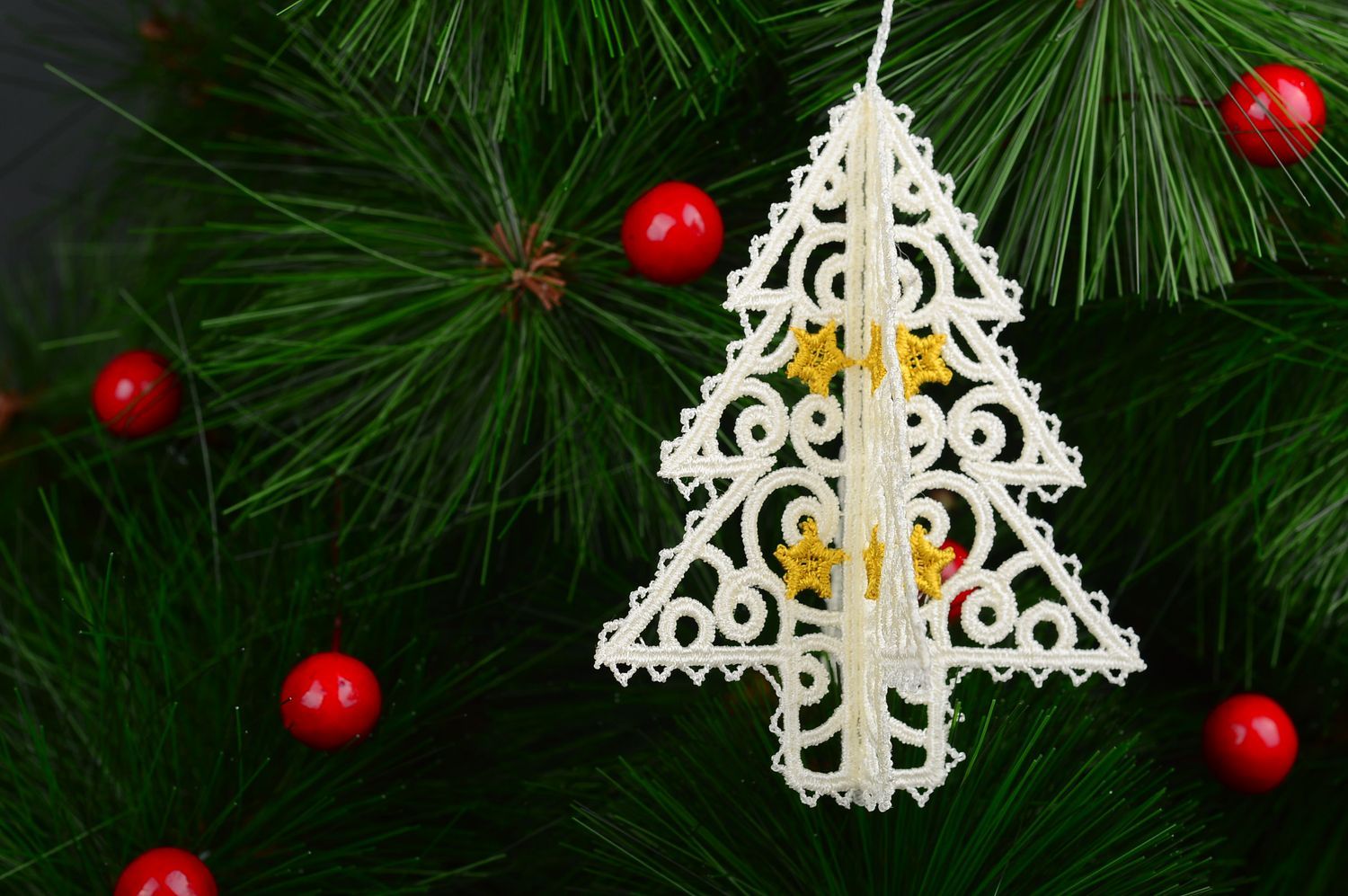 Игрушка на елку handmade декор для дома новогоднее украшение кружевная елка фото 1