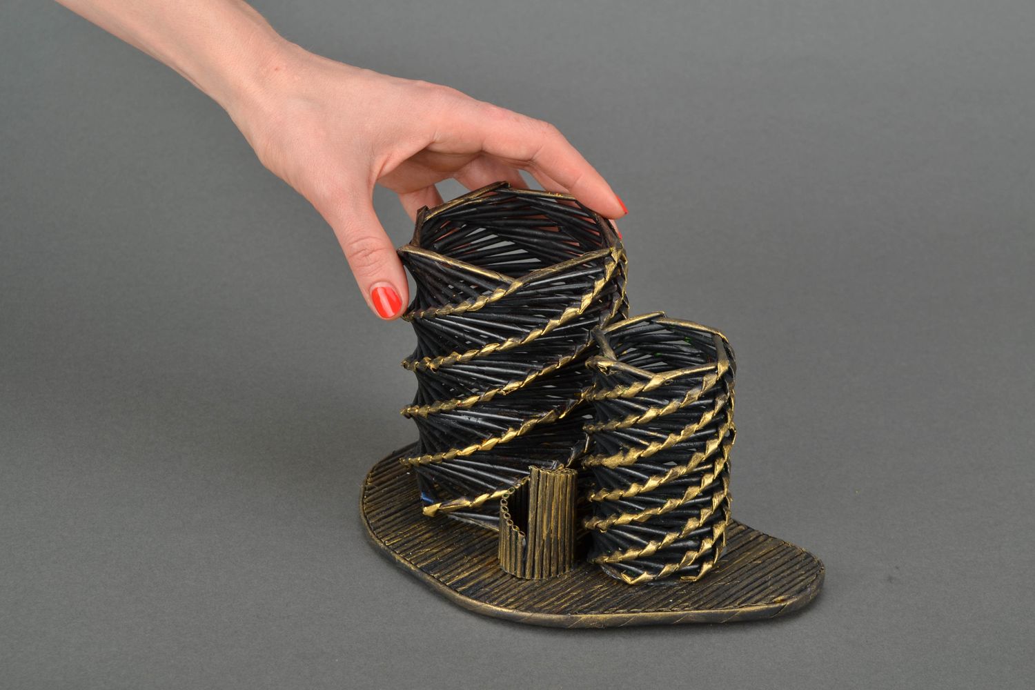 Basket woven of paper rod for hair combs photo 2