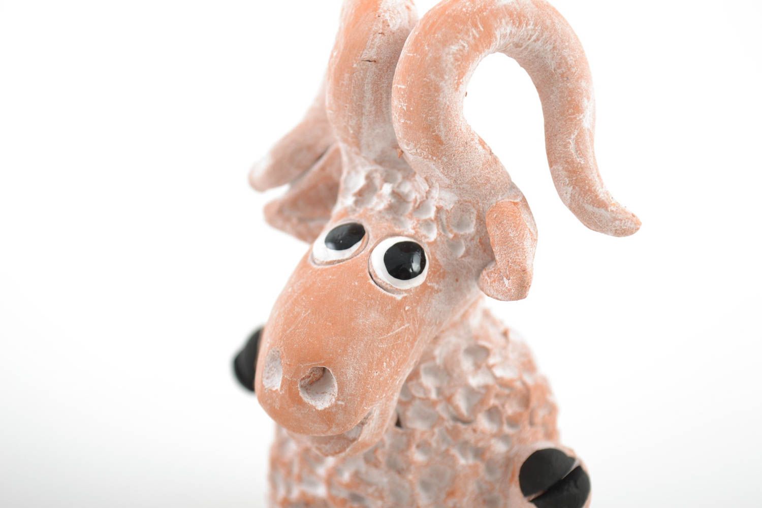 Petite figurine en céramique brun blanc amusante faite main en forme de mouton photo 3