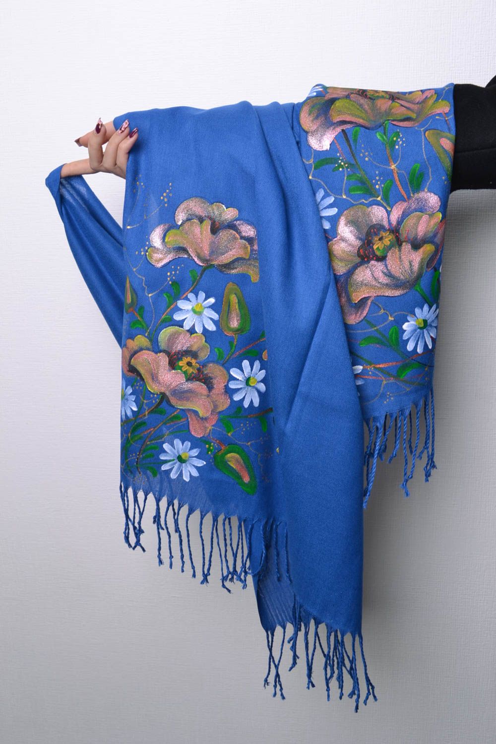 Красивый шарф с росписью из кашемира синий фото 4