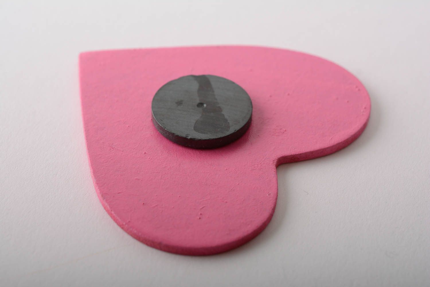 Magnet pour frigo Coeur rose avec deux lapins décor original en bois fait main photo 4