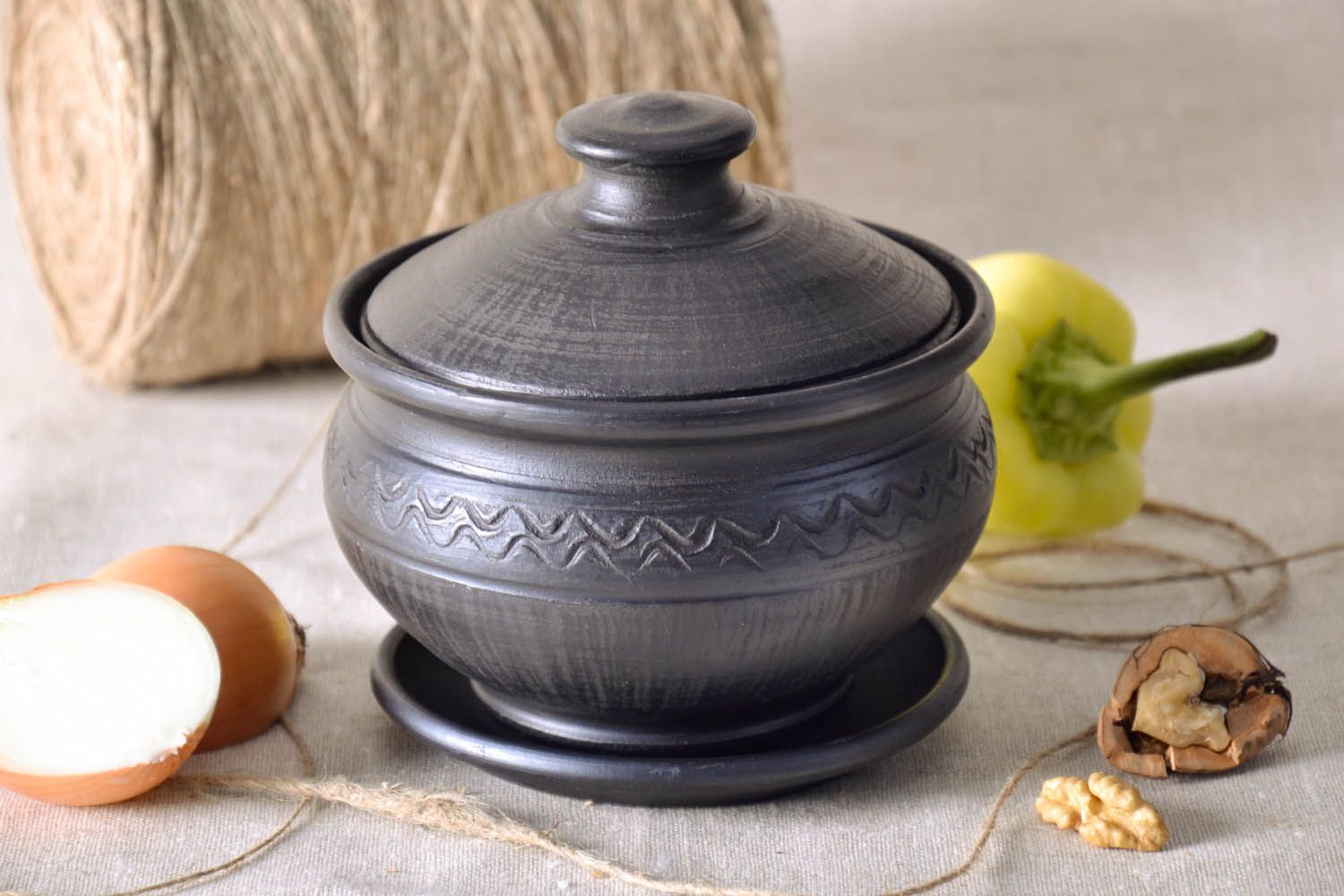 Pot en céramique noire avec couvercle fait main photo 1