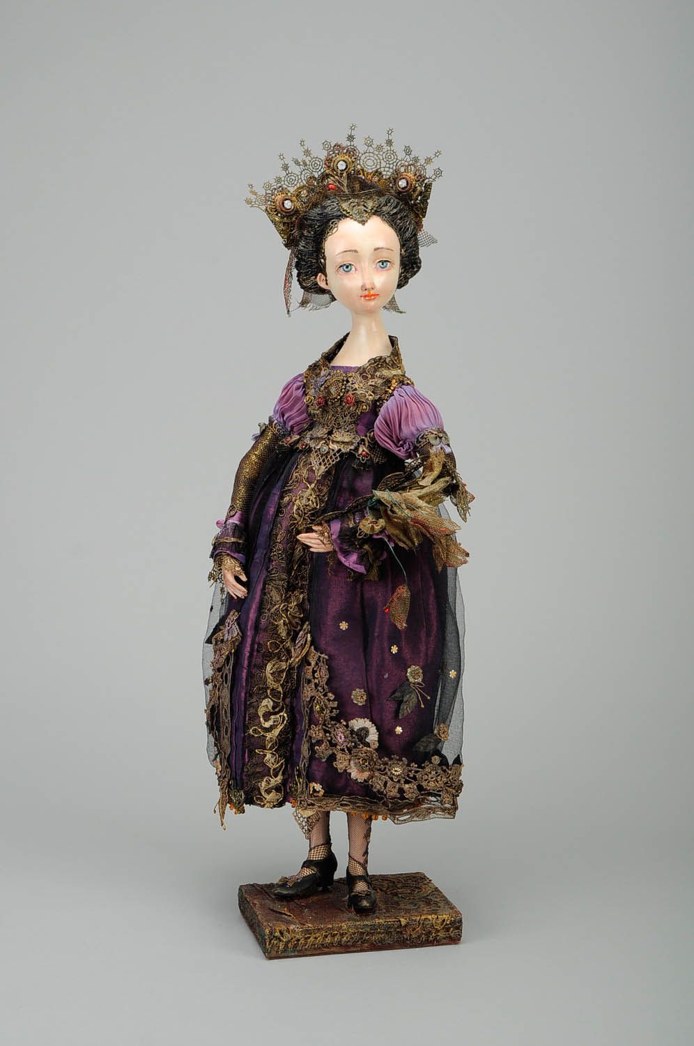 Авторская кукла в антикварной одежде Золотой тюльпан фото 1
