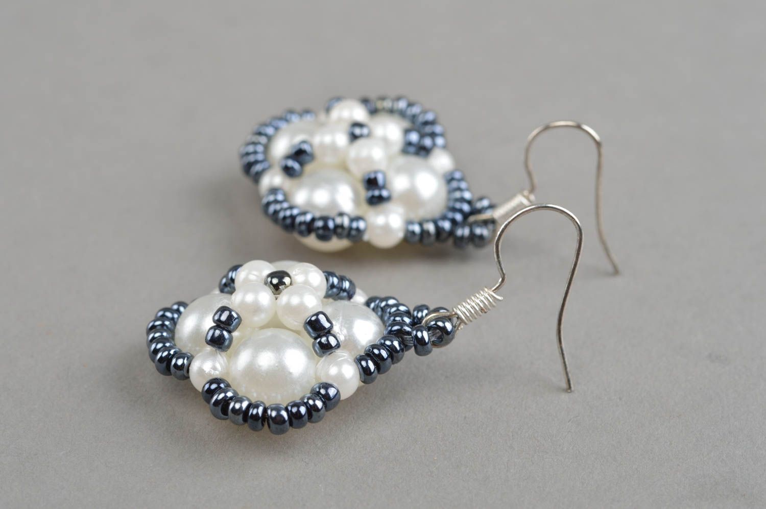 Stylish handcrafted beaded earrings fashion accessories bead weaving ideas photo 3