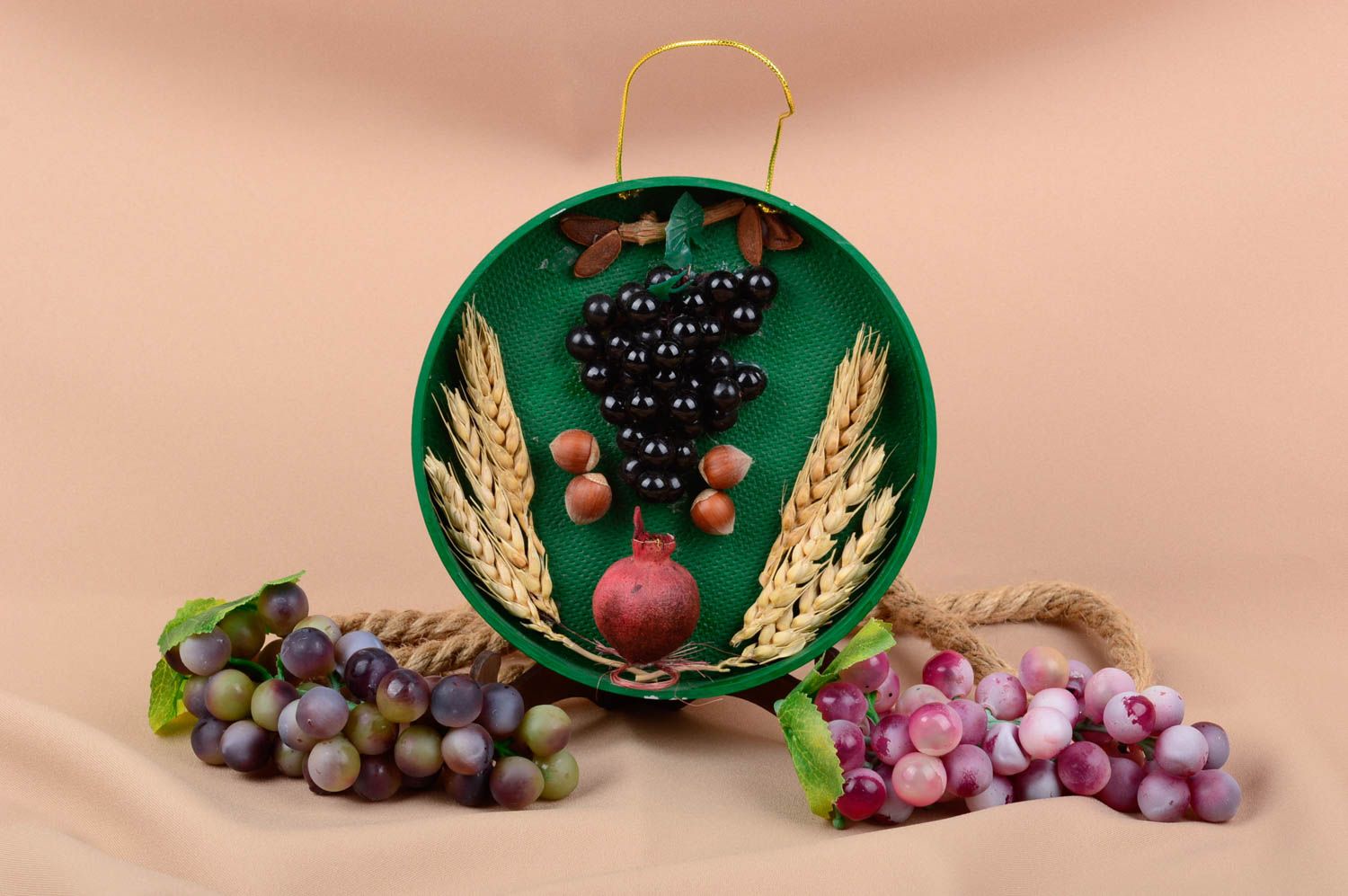 Настенное панно ручной работы композиция из овощей и фруктов декор интерьера фото 1