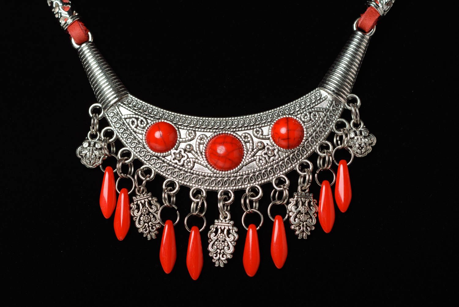 Beautiful designer evening necklace hand made of metal and leather of red color photo 3
