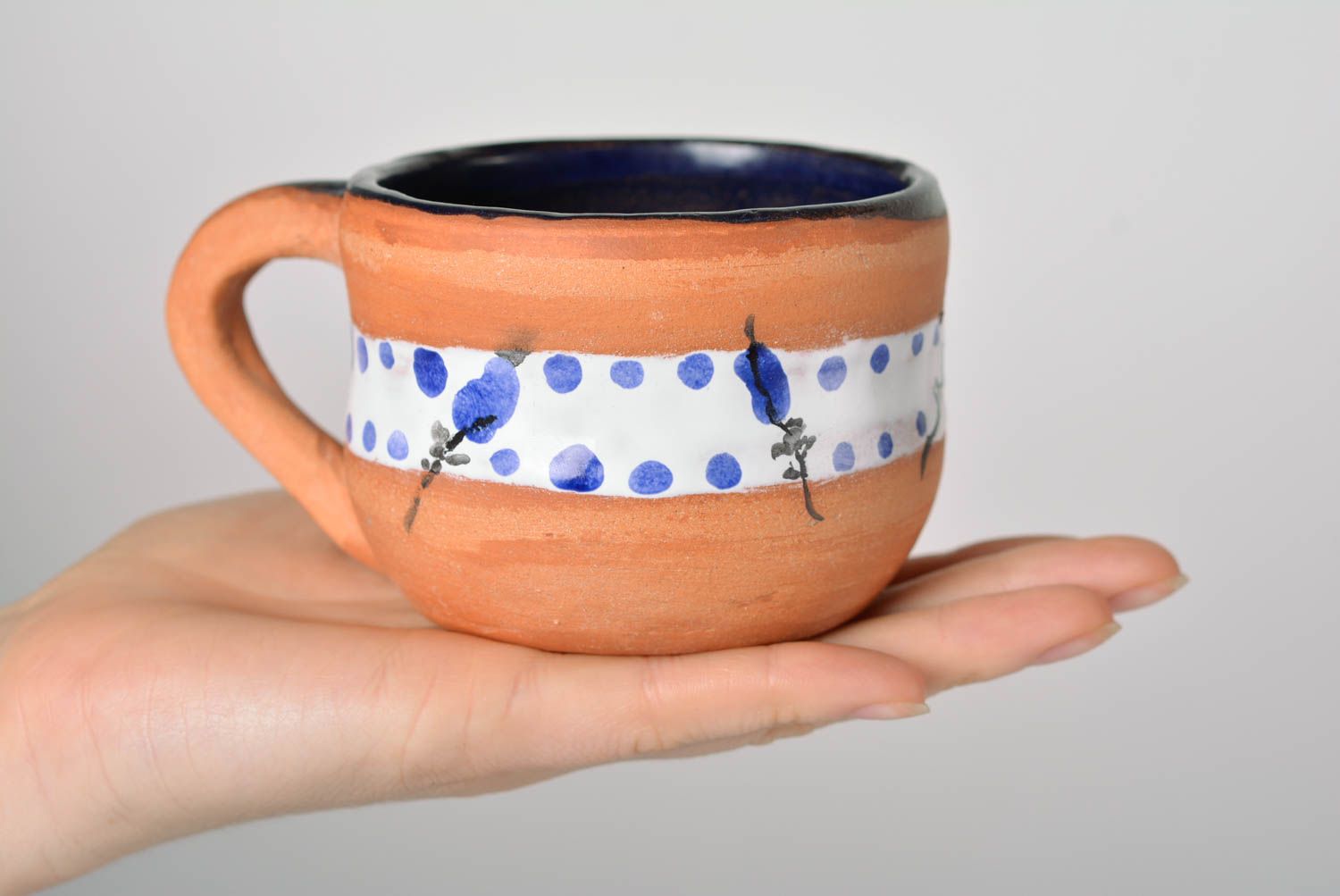 Handmade ceramic coffee cup with handle with white and blue ornament 0,53 lb photo 4