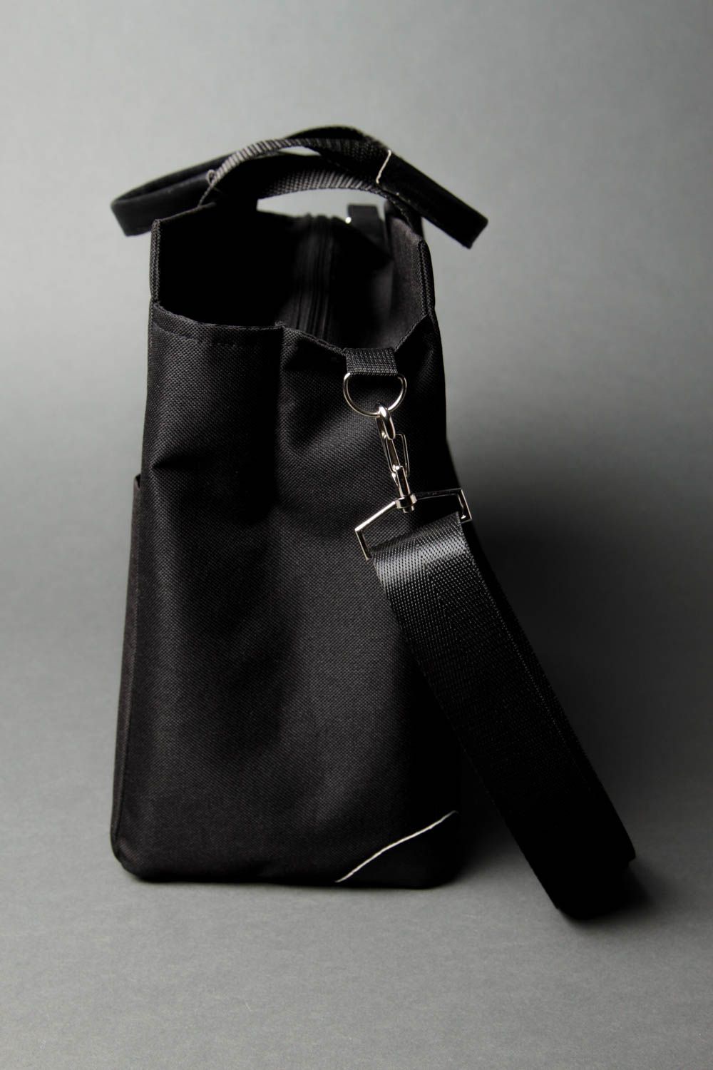 Bolso artesanal para mujer accesorio de moda bolso de tela y cuero negro foto 3