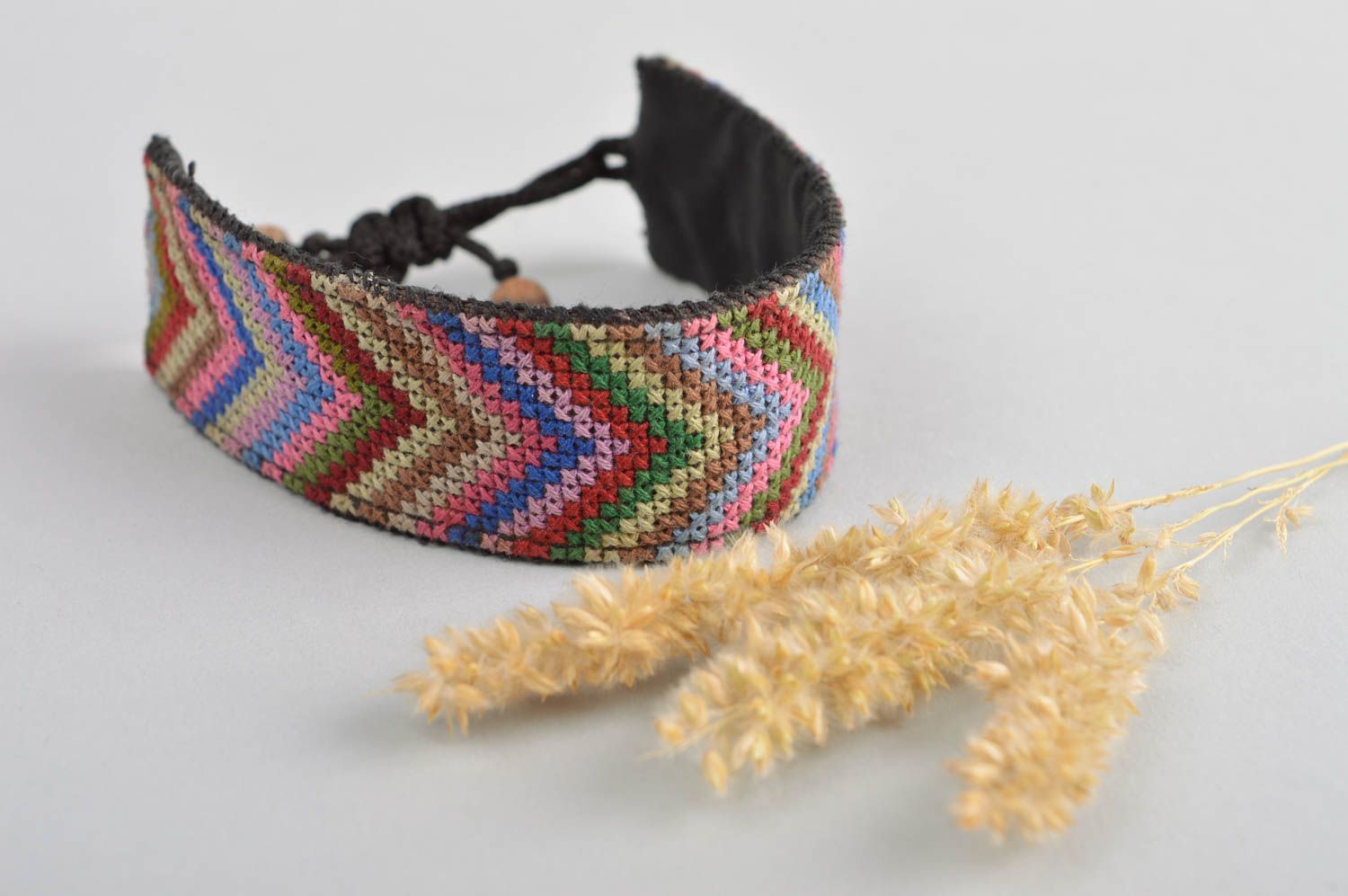 Bracelet multicolore Bijou fait main textile brodé design original Cadeau femme photo 1