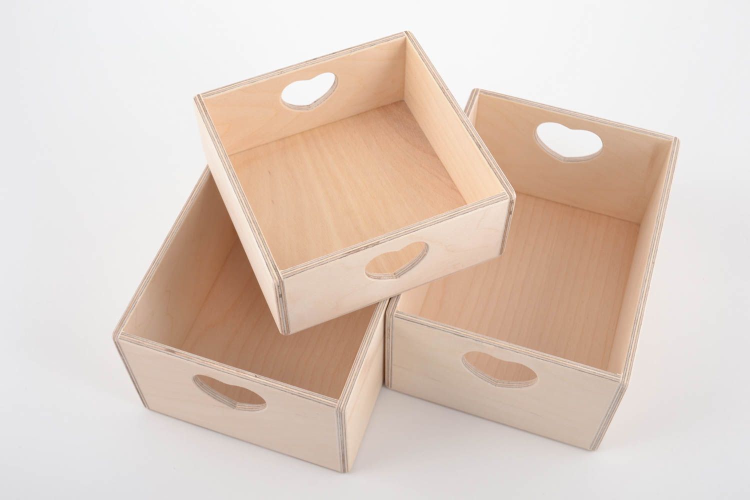 Set de boîtes en bois brut clair avec coeurs à décorer faites main 3 pièces photo 2