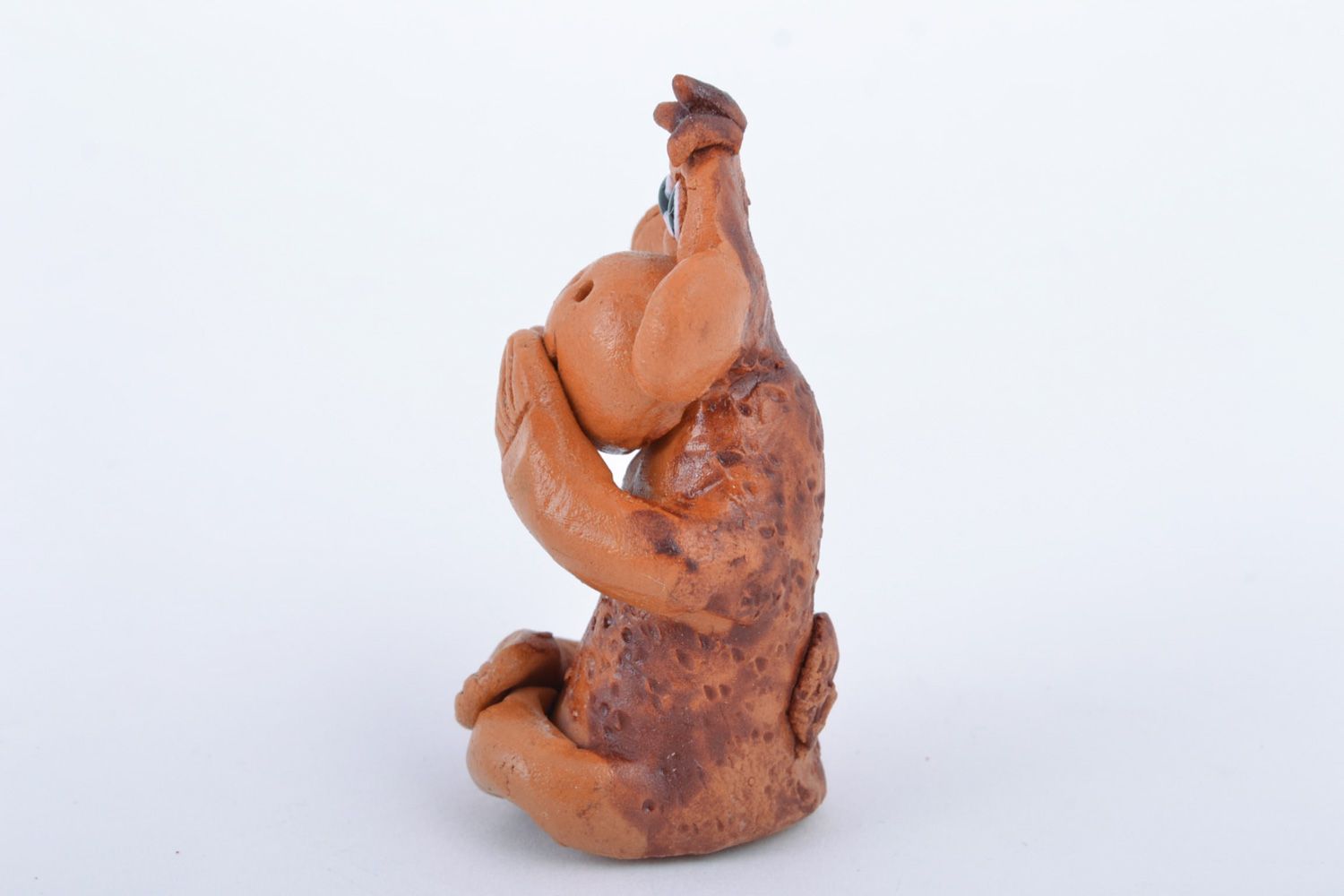 Petite figurine décorative Singe originale brune en argile faite à la main photo 4