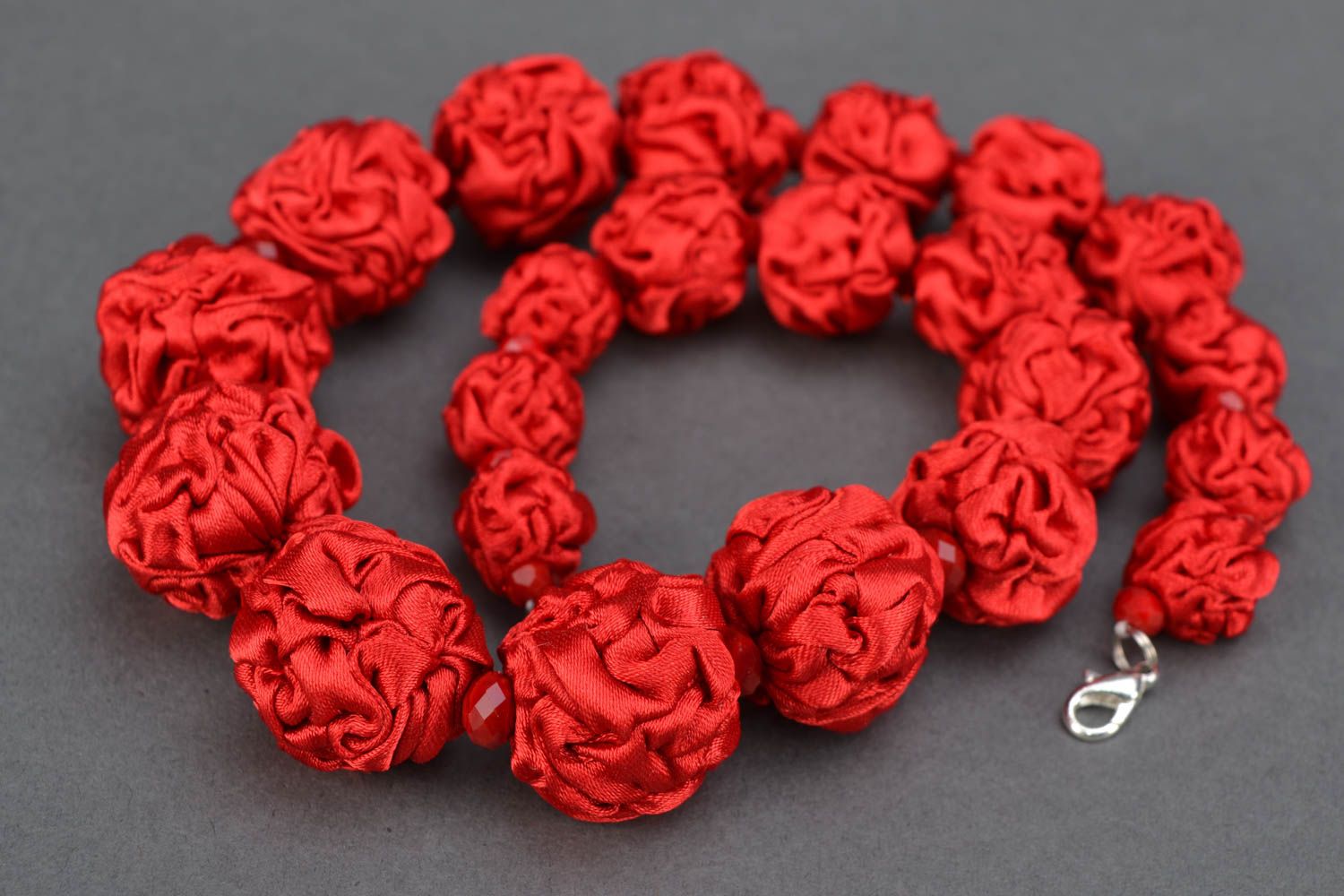 Red satin fabric bead necklace photo 3
