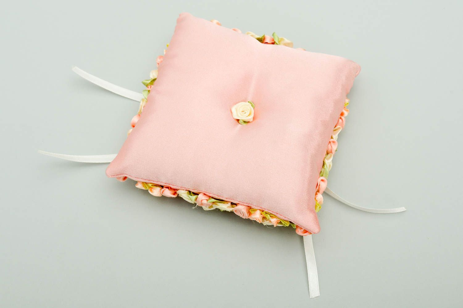 Handmade Eheringe Kissen Ringkissen rosa Accessoire für Hochzeit aus Atlas foto 4