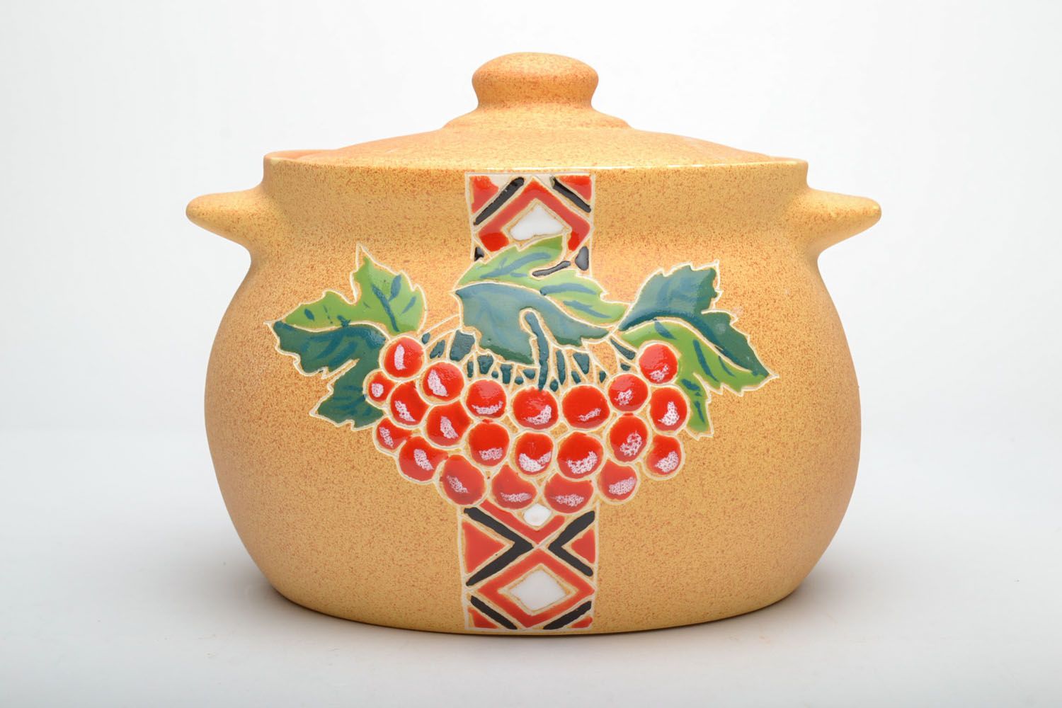Middle-sized handmade ceramic pot photo 3