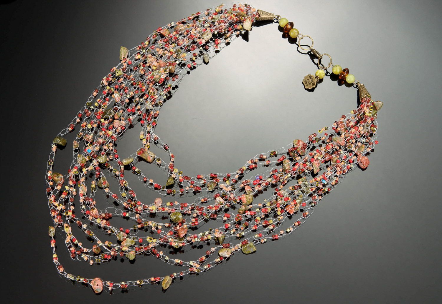 Airpuff-necklace made of beads photo 1