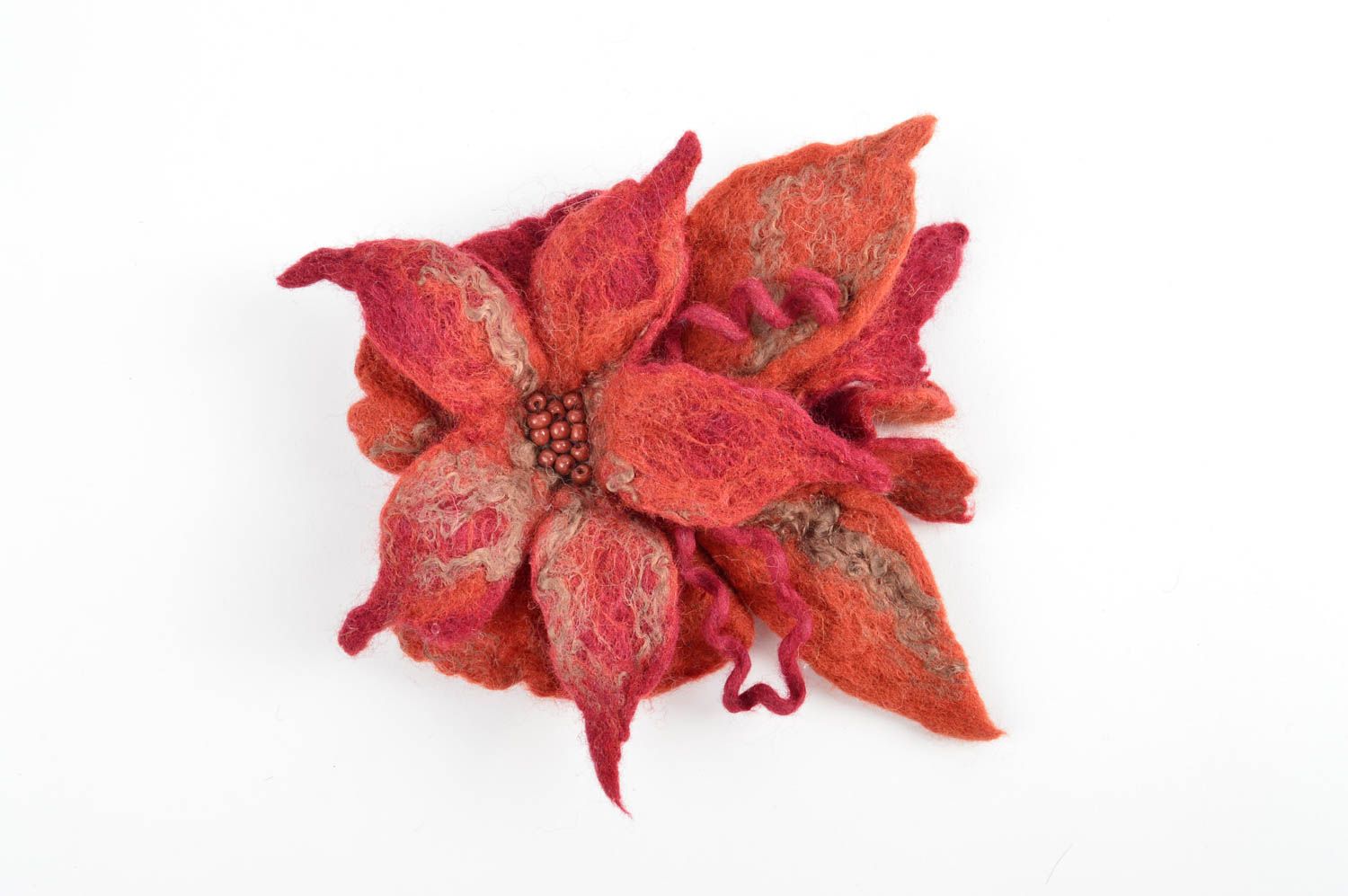 Broche faite main en laine Bijou fantaisie fleur Accessoire original pour femme photo 3