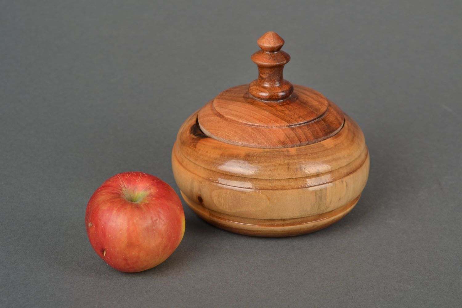 Wooden candy bowl photo 1