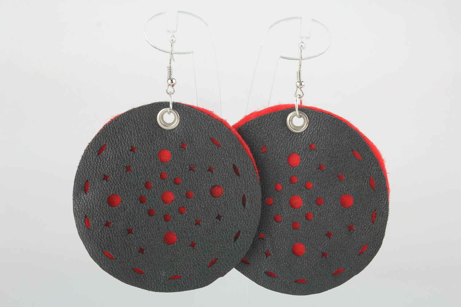 Round earrings made of leather and felt photo 2