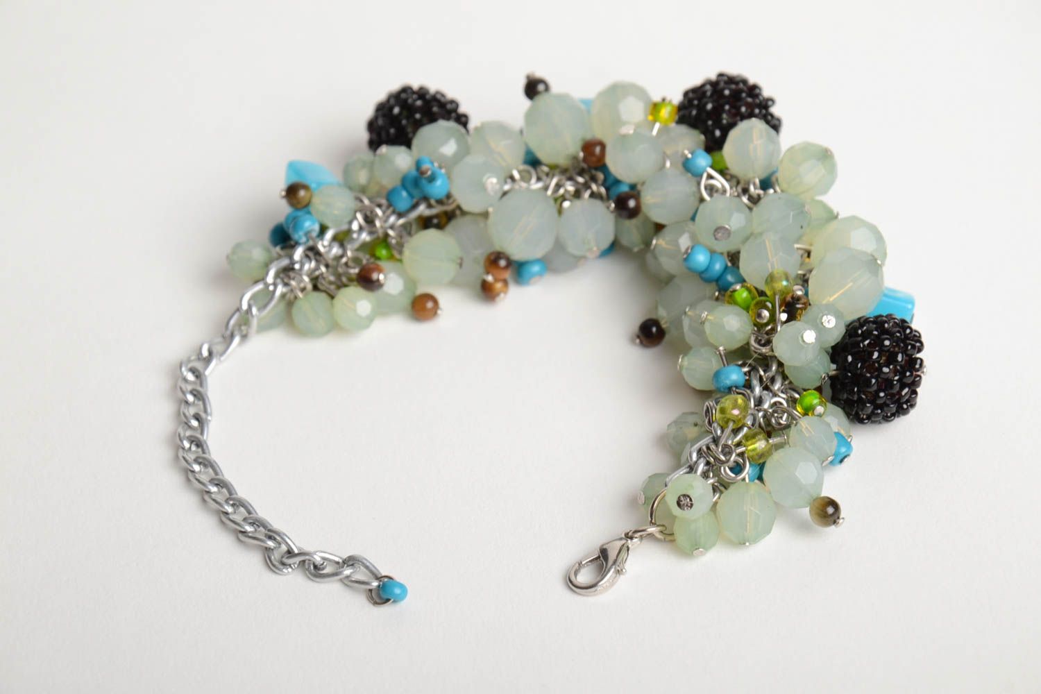 Bracelet fait main en perles de verre plastique et perles de rocaille massif photo 4
