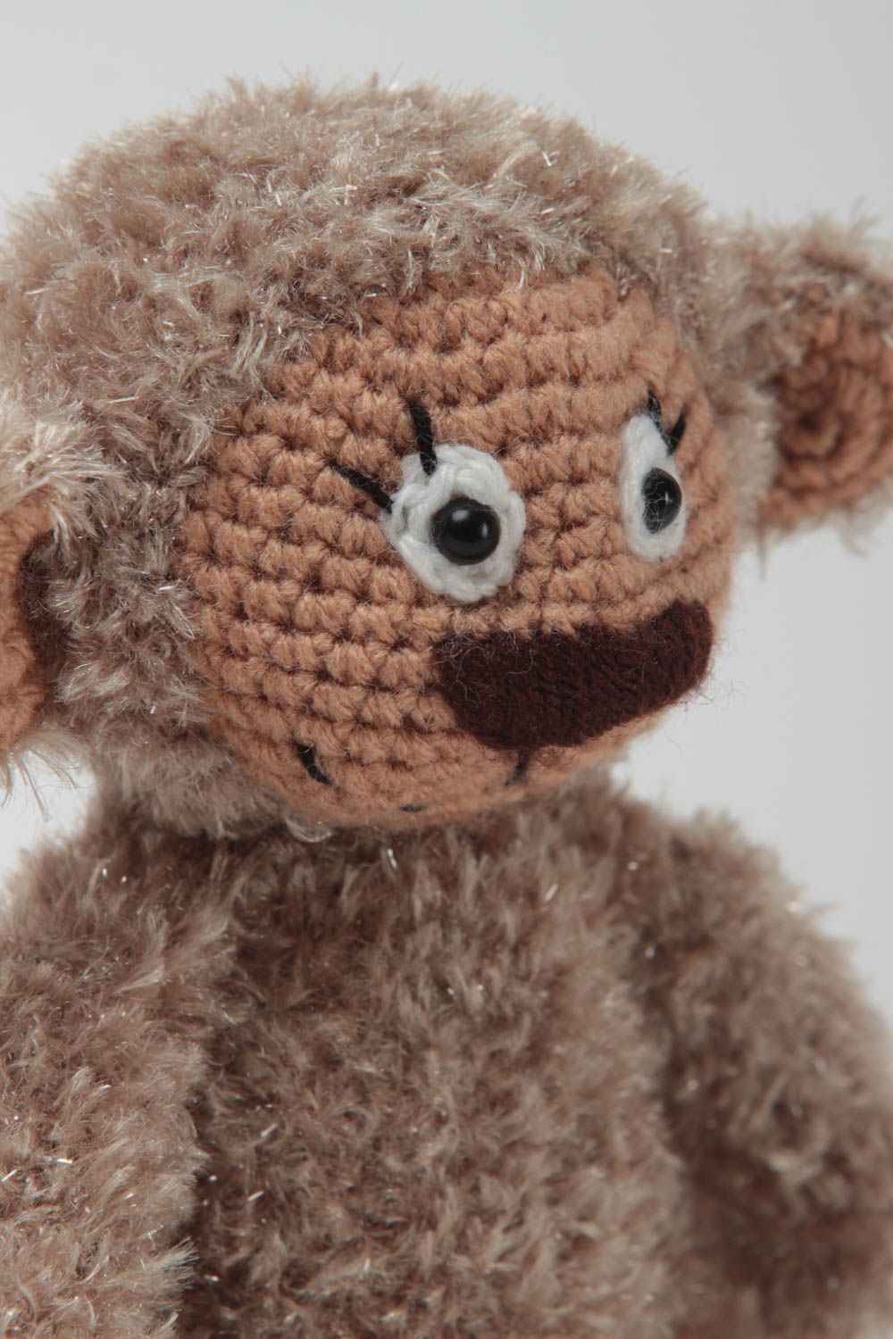 Peluche tricotée Jouet enfant fait main Cadeau original Ourson marron décor photo 3