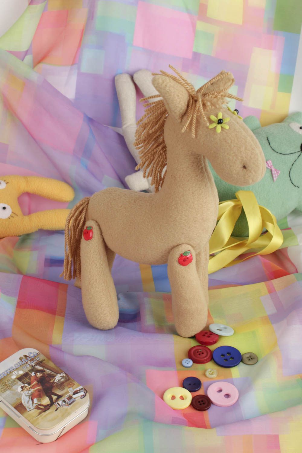 Handgemachtes Spielzeug Pferd Kuscheltier Spielsachen für Kinder Stofftier Pferd foto 1