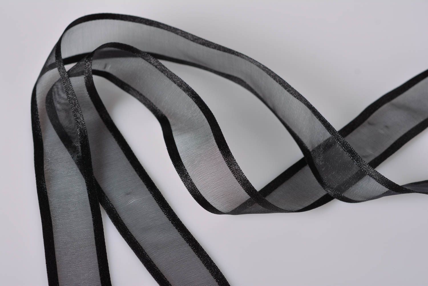 Колье из бисера колье ручной работы на черной ленточке украшение на шею фото 5