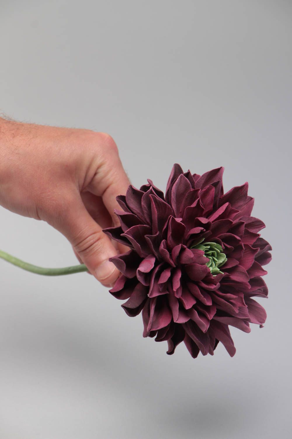 Fleur artificielle chrysanthème en pâte polymère faite main rouge foncé décor photo 5