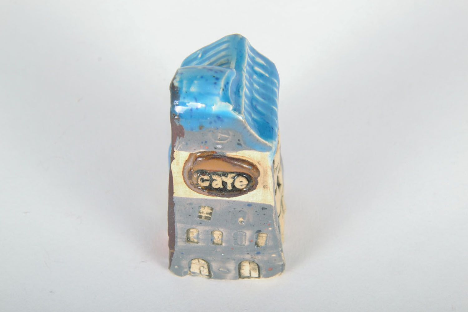 Figura de cerámica Casa con tejado azul foto 5