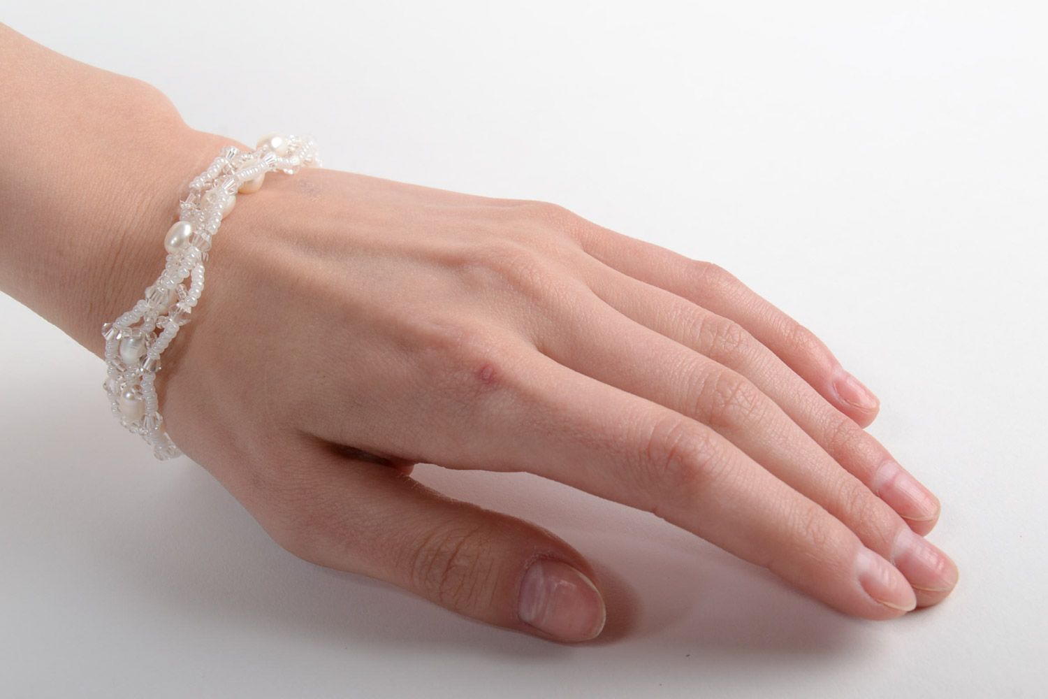 Handmade beautiful delicate elegant beaded white bracelet with pearls present for girl photo 5