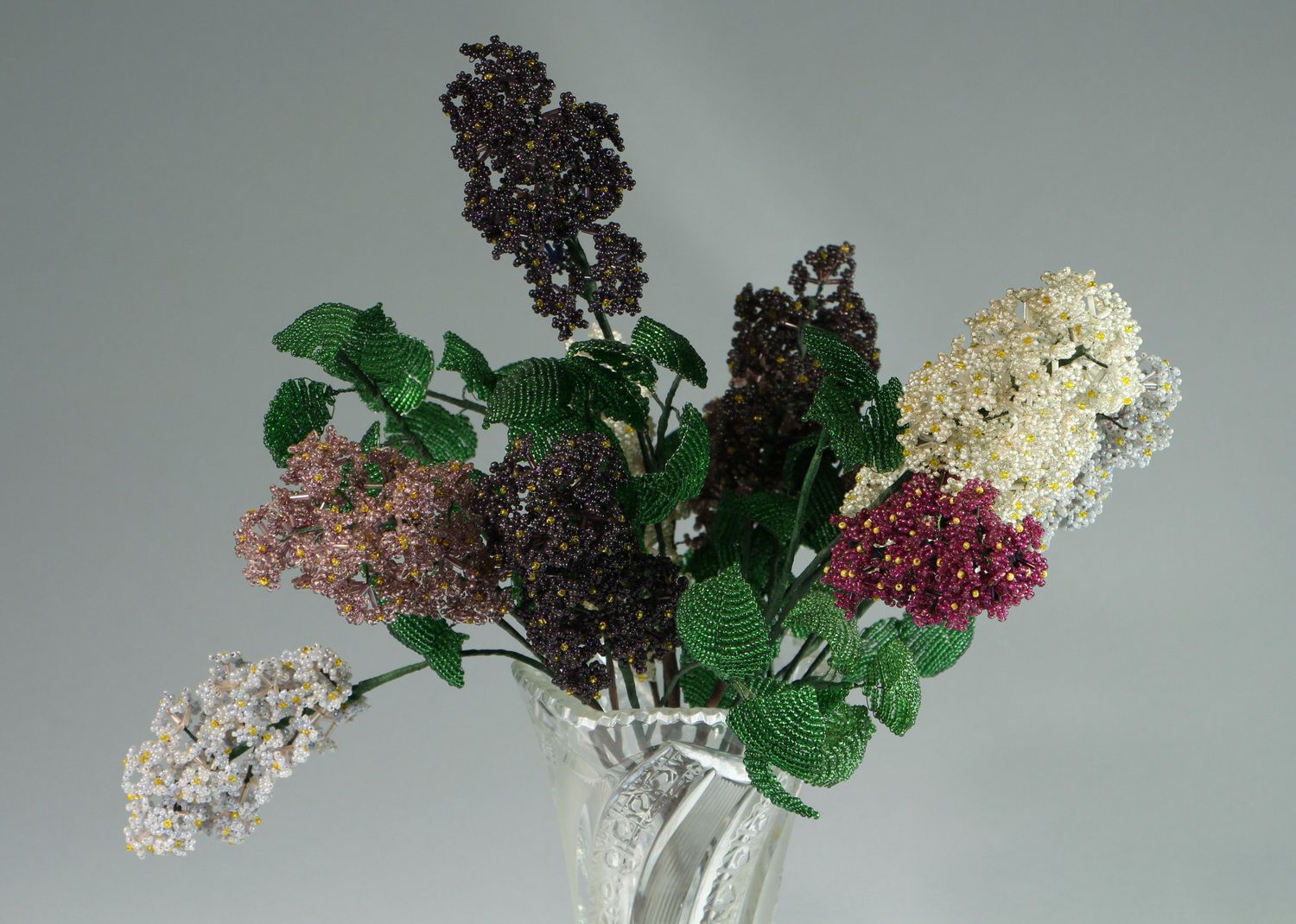 Bouquet of lilac made from beads photo 1