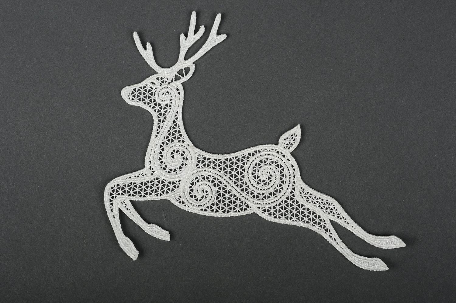 Игрушка на елку handmade декор для дома новогоднее украшение кружевной олень фото 4