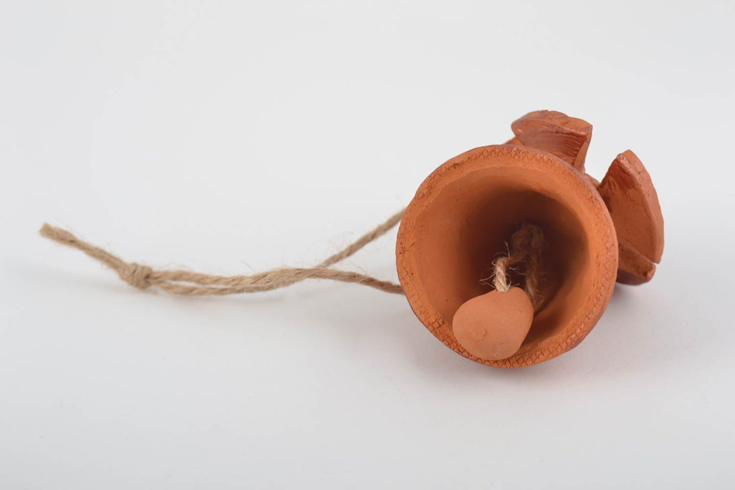 Petite clochette en céramique peinte brune faite main en forme de moulin photo 4