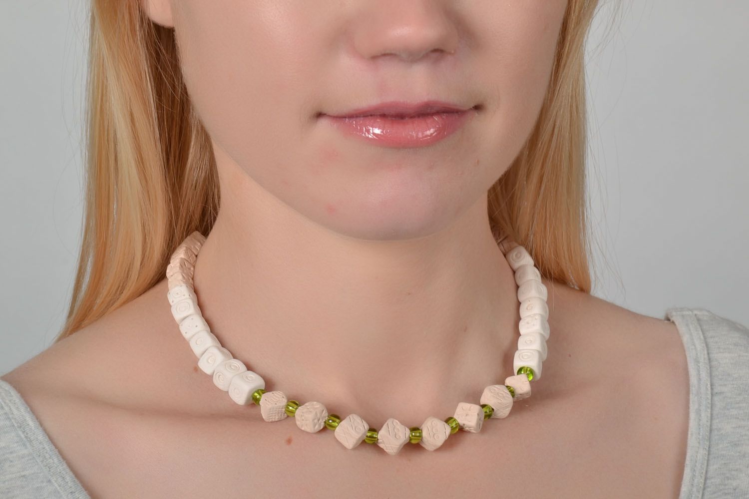 White clay bead necklace photo 2