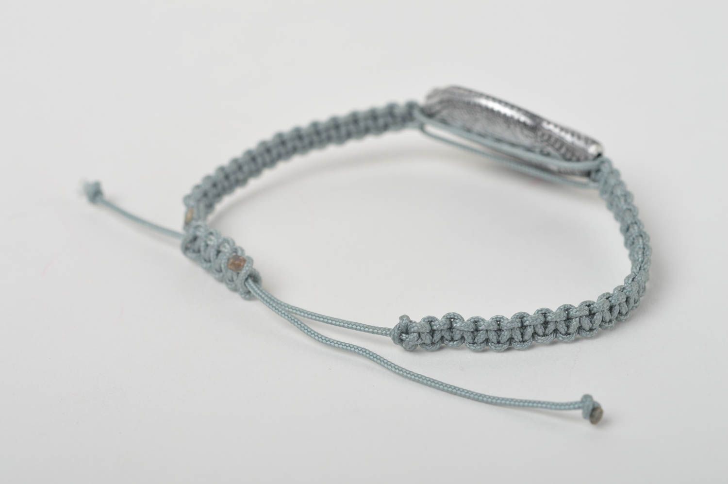 Браслет ручной работы браслет из шнурков плетеный браслет серый с вставкой фото 4