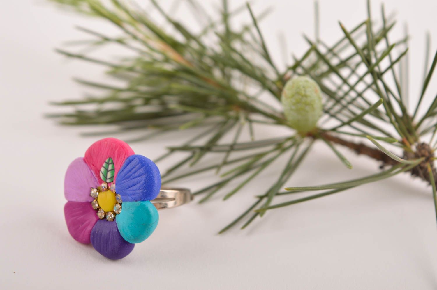 Кольцо ручной работы украшение из полимерной глины красивый перстень цветок фото 1