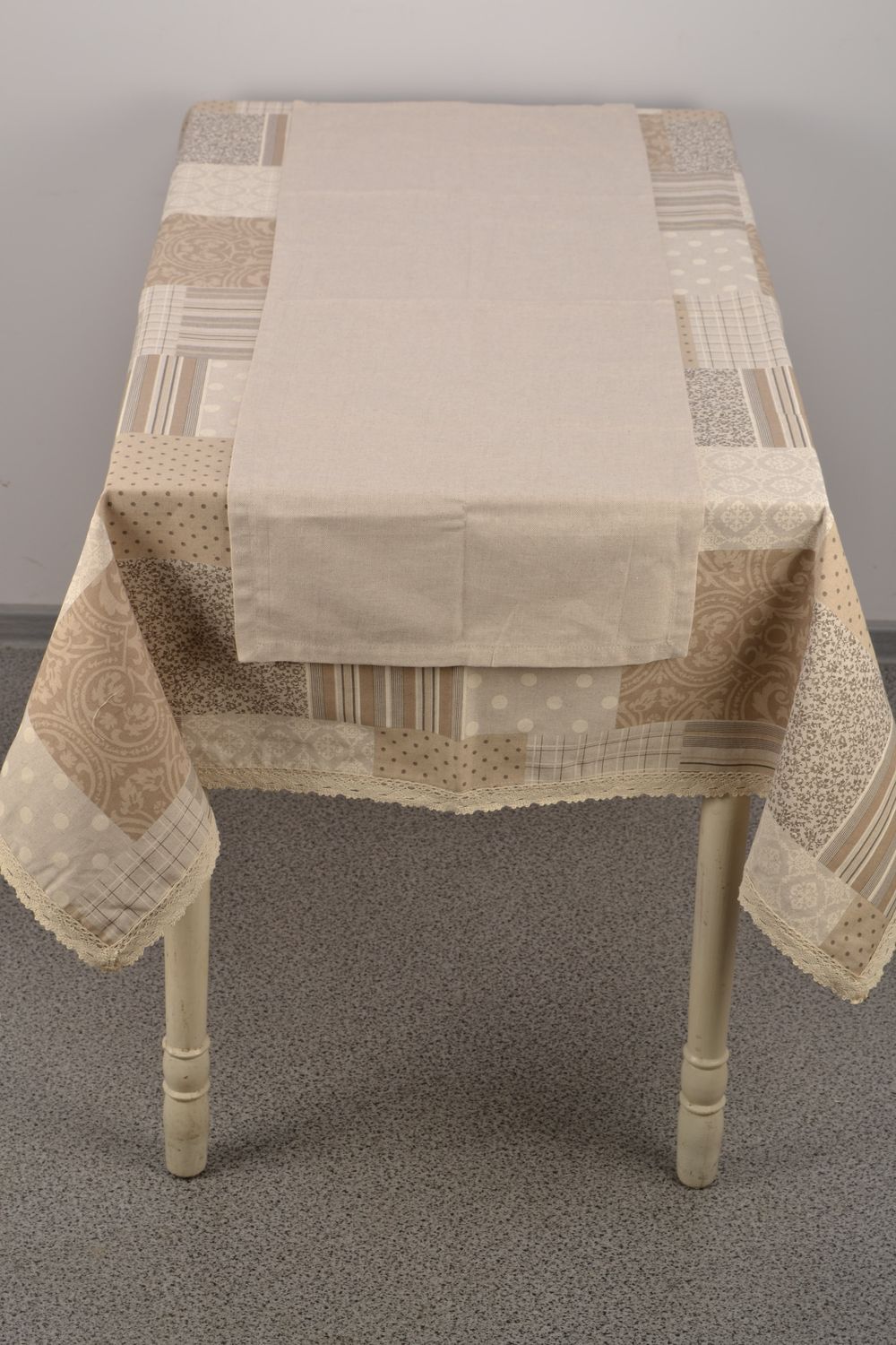 Handgemachte Decke für quaderförmigen Tisch im Patchwork Stil foto 2
